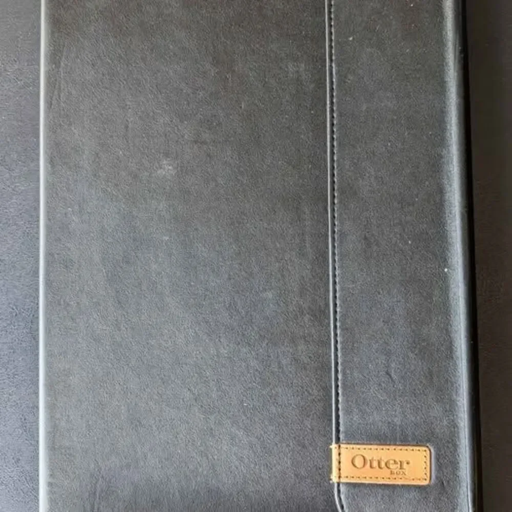 Black Otter Box Tablet Folio Case